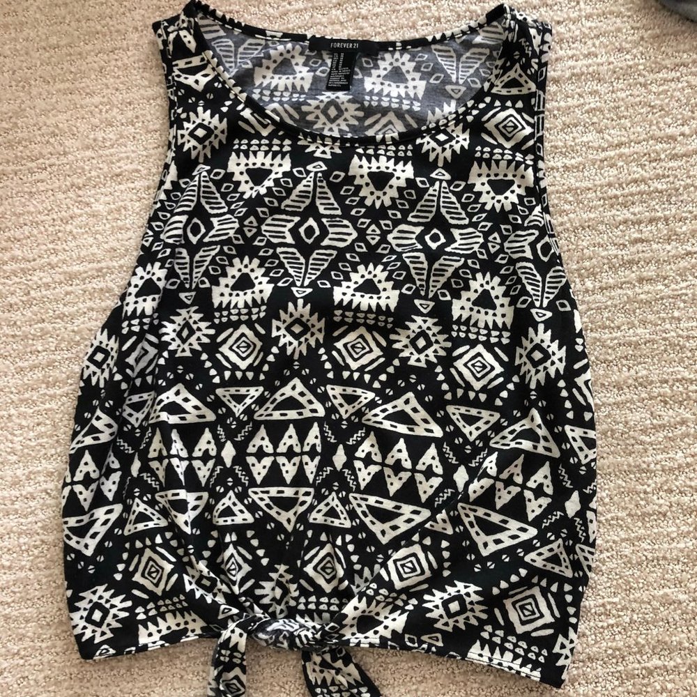 Forever 21 black and white aztec print top